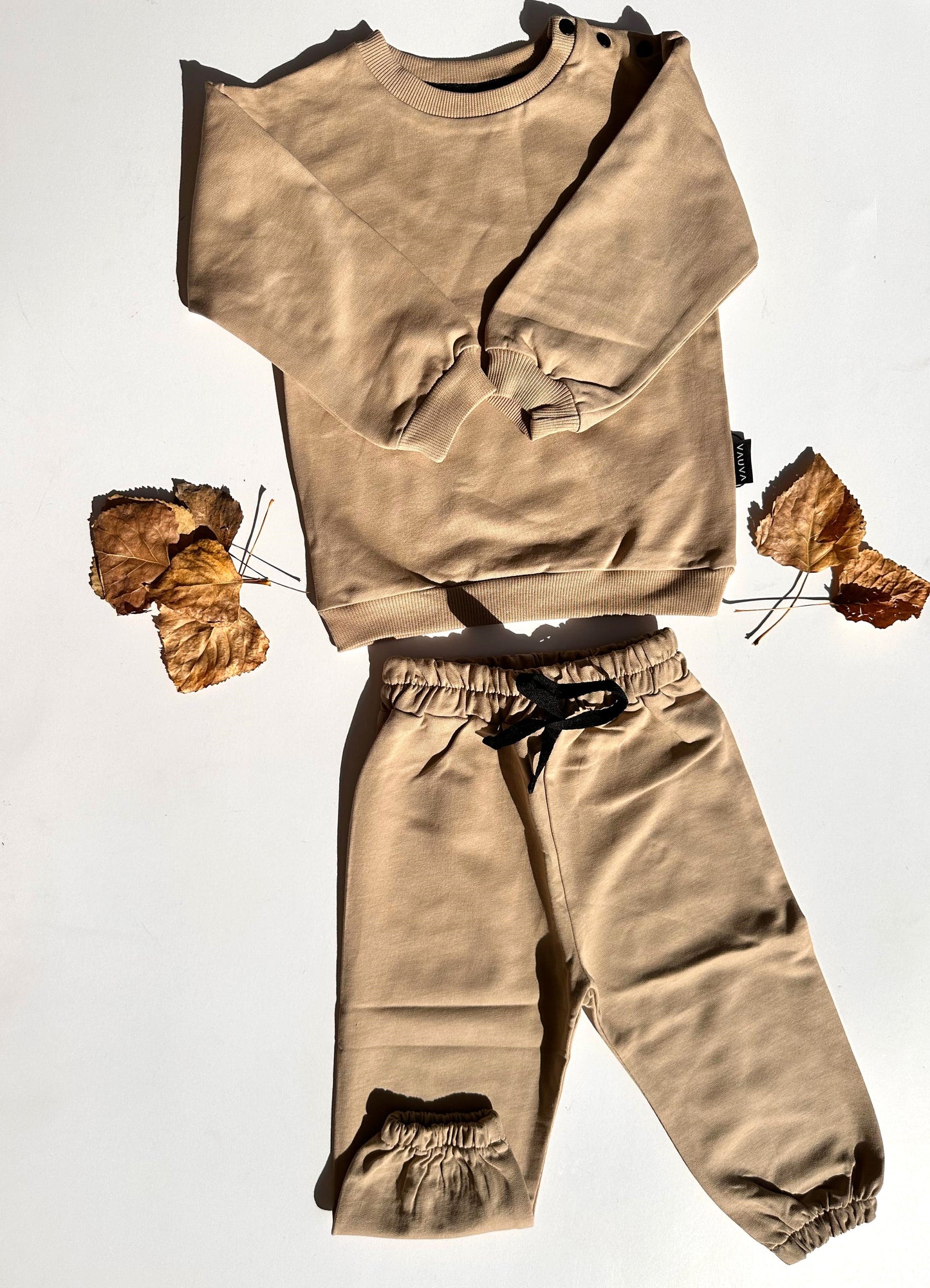 Sweatshirt and trousers CO-ORD